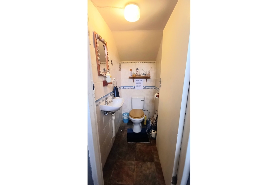 6 Bedroom Property for Sale in Maitland Western Cape